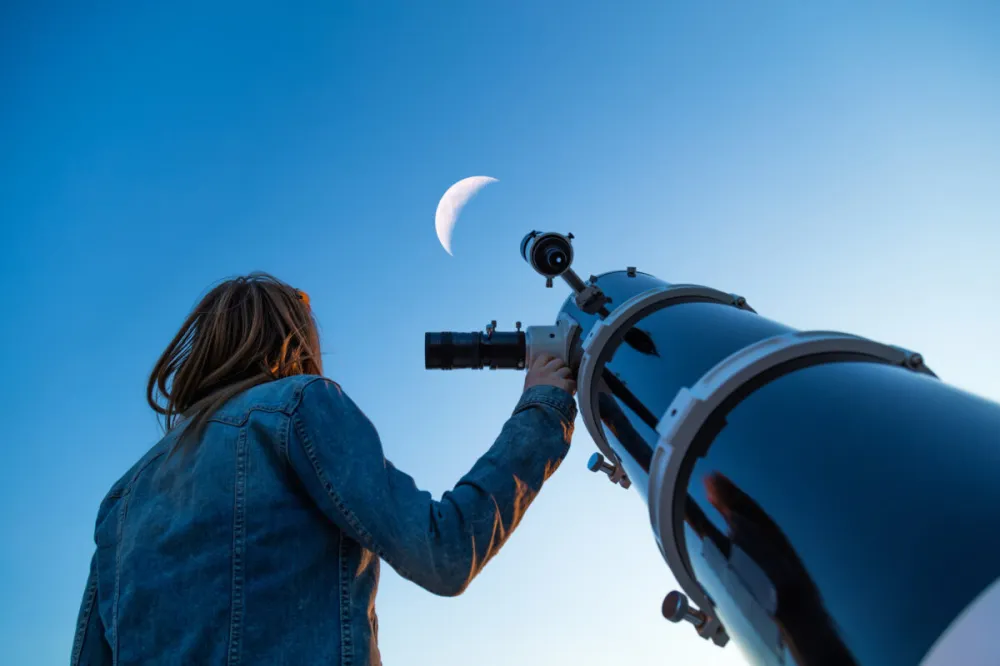 Quel matériel pour observer la Lune en détail ? Guide complet